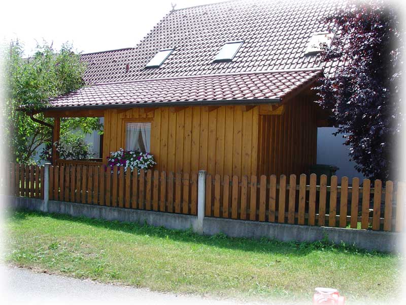 Gartenhaus mit Terrasse